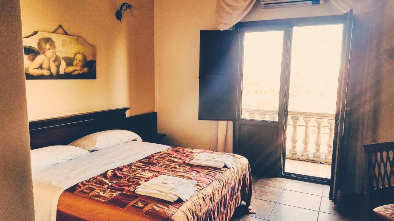 Hotel La Fontanella Serra San Bruno Buitenkant foto